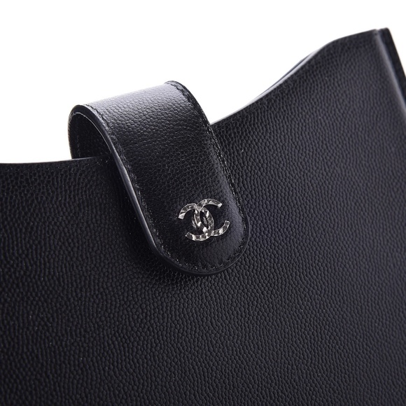 Chanel Caviar iPad/ Tablet Case Bag Crossbody Chain CC - Picture 5 of 15
